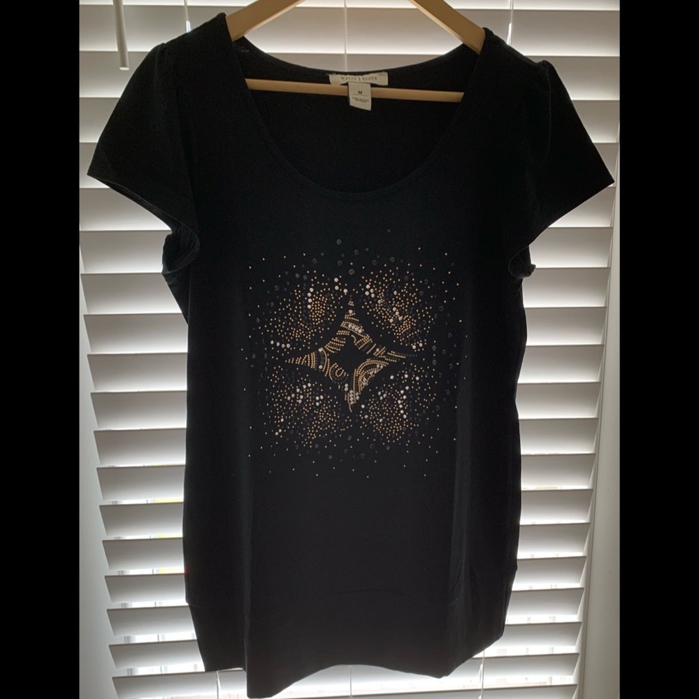 🪡WHBM BANDED TOP WITH BEAUTIFUL EMBELLISHMENTS!